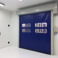 Porte rapide souple industrielle - ZipGO Conveyor - Sécurité avancée et conformité aux normes_3