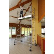 Échafaudage professionnel stable et sécurisé avec plancher bac