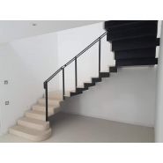 Escalier tournant  acier-pierre