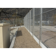 Clôture défensive en aluminium avec raccords sur poteaux intermédiaires