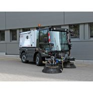 Balayeuse Schmidt MFH 250 avec capacité de nettoyage même en conditions hivernales