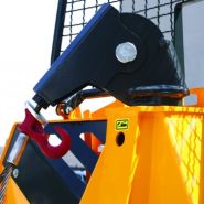 Treuil robuste et compact pour travaux forestiers avec force de traction 35 kN