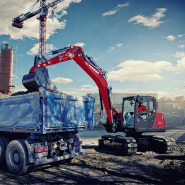 Midi-pelle Yanmar SV120 - Compacte, puissante et écologique pour petits chantiers_3