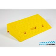 Rampe de trottoir en plastique renforcé - Sku trp-pkr7cm - Capacité 2000kg - Polypropylène jaune avec poignées intégrées et canal pour câbles_3