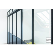 Verrière coulissante en acier sur mesure, idéale pour agrandir vos espaces_3