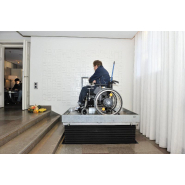 Plateforme discrète  - Mouvement vertical et horizontal, encastrée, personnalisable - Guldmann LP50H_3