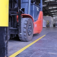 AT0008 - Advancetapes AT8 Ruban PVC - Marquage de sol - Faible allongement et haute adhérence_3