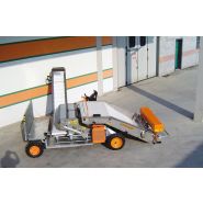 Récolteuse automotrice sur roues 8000 Herbex - Ortomec SRL - largeur de la tête de récolte 120 à 180 cm - moteur diesel 3 cylindres, transmission hydraulique et mécanique_3