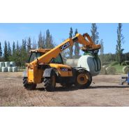 Manutention sécurisée des balles enrubannées avec la CXR Softhands