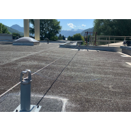 Ligne de vie pour bac étanché et membrane PVC - dispositif d'ancrage horizontal avec absorbeur d'énergie intégré_3