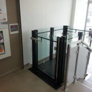 Élévateur vertical PMR PARIGI-A - 2 mètres pour ERP, avec mouvement vertical et sécurité renforcée_3