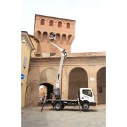 Nacelle articulée Snake 2112 avec commandes hydrauliques