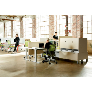 Bureau open space moderne avec surfaces coulissantes et trappes rabattables - Teknion - Interpret_3