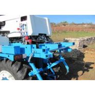 Modèle 809 t4i de la gamme de tracteurs enjambeurs Bobard