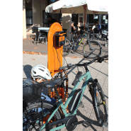 Borne de réparation et de recharge sécurisée, ergonomique, personnalisable en libre-service pour vélo  - clever ifix-e