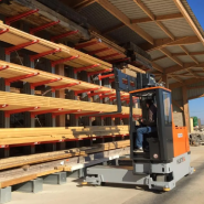 Chariot Multidirectionnel Électrique  avec une Capacité de levage  jusqu'à 4,5 tonnes en Isère et Rhône - Alpes  -  disponible en achat neuf et en location de courte à longue durée_3