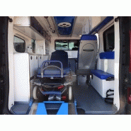 Ambulance avec rampe avant et gyro arrière