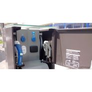 Station de recharge avec signalisation lumineuse intégrée