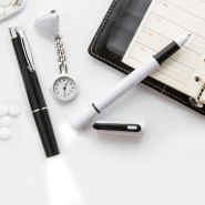 Stylo lampe de poche LED en plastique - livré avec 3 piles bouton LR41 - encre bleue_3