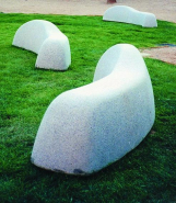 Banc en béton Pausa - Banc organique pour jardin et parc - Blanc / Gris / Ocre_3