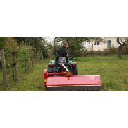 Entretien du paysage avec le broyeur Kuhn Be 10