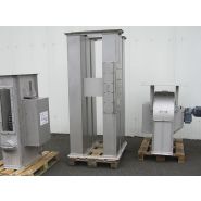 Élévateur à bande ou à chaîne pour matières solides