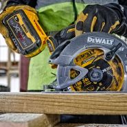 Scie circulaire DCS578T2-QW Dewalt - XR Flexvolt 54V - Inclinaison lame 57° - 2 batteries 6Ah_3