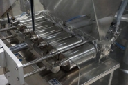 Smartfill - remplisseuse liquide à piston - pack automation avec dosage précis et options personnalisables_3