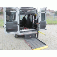 Élévateur PMR avec option de rangement contre la carrosserie