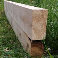 Traverse en bois pour aménagement paysager et agencement extérieur