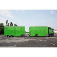 Remorque surbaissée avec étages de chargement à relevage hydraulique