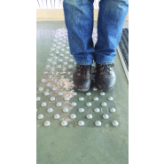 Clous podotactiles EASYPLOT - Pose rapide et sans perçage - Plaque-gabarit 33 clous_3