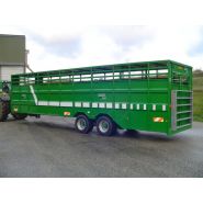 Vachère équipée d'options comme pont hydraulique et barrière intérieure