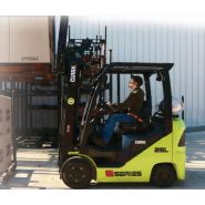 S20-32C Chariots élévateurs frontaux thermiques - Clark - Capacité 2000 à 3200 kg - Design robuste et sécurisé_3