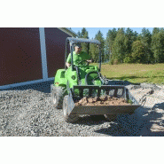 Godet 4 en 1 - polyvalent avec lame niveleuse et ouverture hydraulique_3