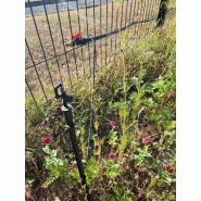 Système d'irrigation sur piquet avec tige télescopique et réglage précis