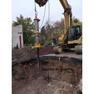 Outil pour éclatement de roches sans projection de pierres