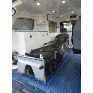 Ambulance d'occasion BSE avec boîte manuelle et 3 places