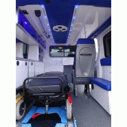 Ambulance Opel Vivaro 2015 avec rampe avant et gyro arrière