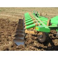 1cuvet - Charrue agricole Solano Horizonte - Séparation entre rangées de travail 320 mm - Châssis acier structurel_3