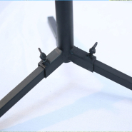 Grande rôtissoire pour méchoui avec trépieds stables