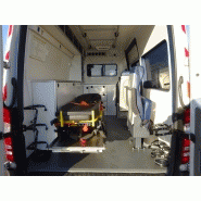 Intérieur aménagé de l'ambulance Mercedes Sprinter Les Dauphins