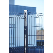 Poteau à clips avec 6 coloris standard et 200 coloris RAL disponibles