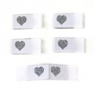 Étiquette textile à coudre avec un cœur en taffetas - diverses couleurs et dimensions_3