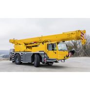 Grue mobile 4x4x4 Liebherr LTM 1040-2.1 pour levage à haute portée