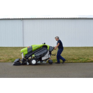Balayeuse compacte thermique Green Machines GM 400 - Nettoyage efficace des sols complexes - Fonctionnement intuitif - Compactage des déchets - Matériel et accessoires pour une conduite sécurisée et optimisée_3