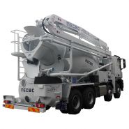 Matériel de construction : camion pompe à béton avec capacités hautes performances