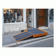 Système d'accès PMR avec rampe pliable et plateforme renforcée