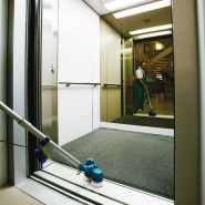 Monobrosse basse vitesse à batterie Lithium-Ion - BRUSHBOY PLUS pour espaces exigus et entretien optimal_3