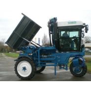 Tracteur enjambeur Tractis 100-140 conçu pour une performance optimale